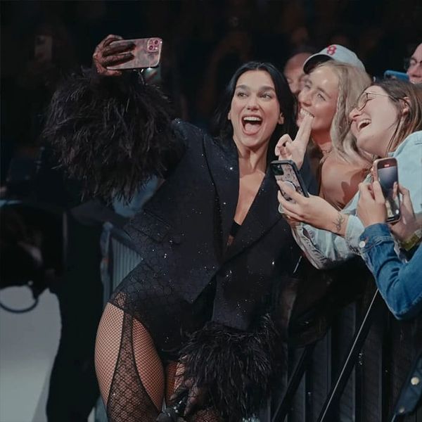 Dua Lipa’s LA Show Proves Fans Still Don’t Get The ‘Don’t Touch Pop Stars’ Memo