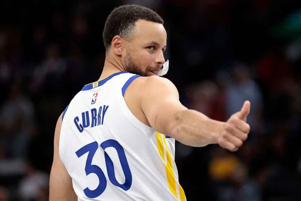 Stephen Curry signs two-year, $116 Million contract extension with Golden State Warriors