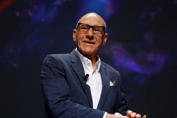 Patrick Stewart, Shakespearean stage actor turned 'Star Trek' and 'X-Men' star, dies at 86