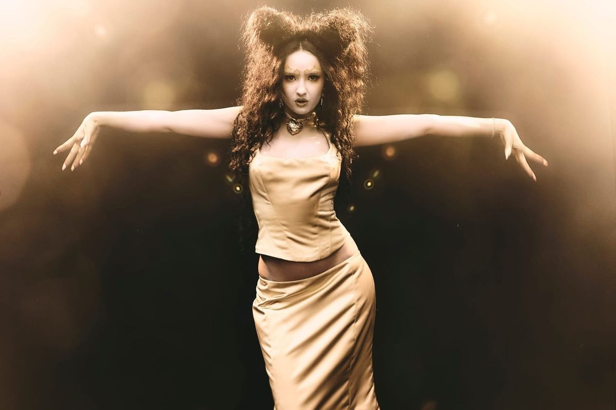 Valencia Grace Will Take You to the Opera
