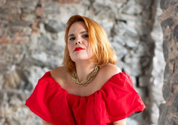 Commanding the Room: Authority, Presence, and Leadership Visibility