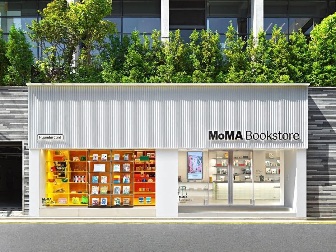 MoMA全球首間獨立書店開業！全因這張卡？