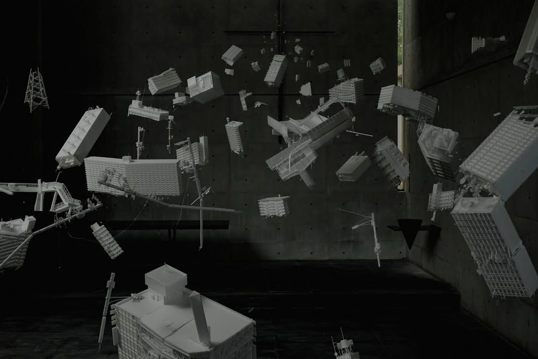 安藤忠雄「風之教堂」放哪位藝術家作品？