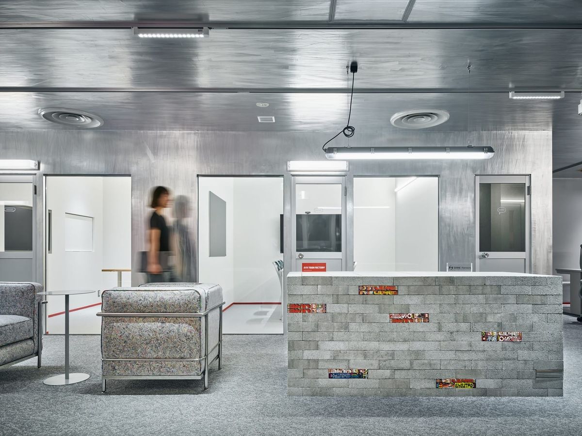 用《週刊少年Jump》製作名椅  集英社辦公室公開！