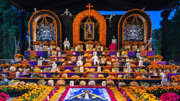全球8大鬼節文化圖鑑｜墨西哥亡靈節、日本盂蘭盆節起源與習俗