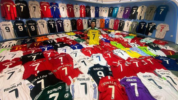 香港球迷收藏 近300件C朗球衣