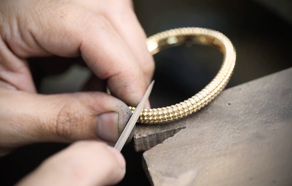 完美主義最高境界！每隻手鐲也是人手完成？