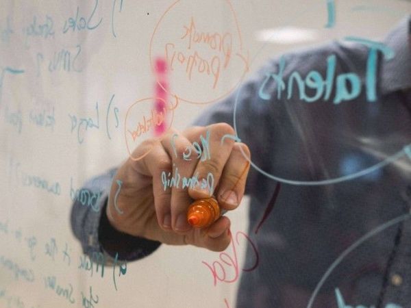 Translating customer requests into  product innovation
