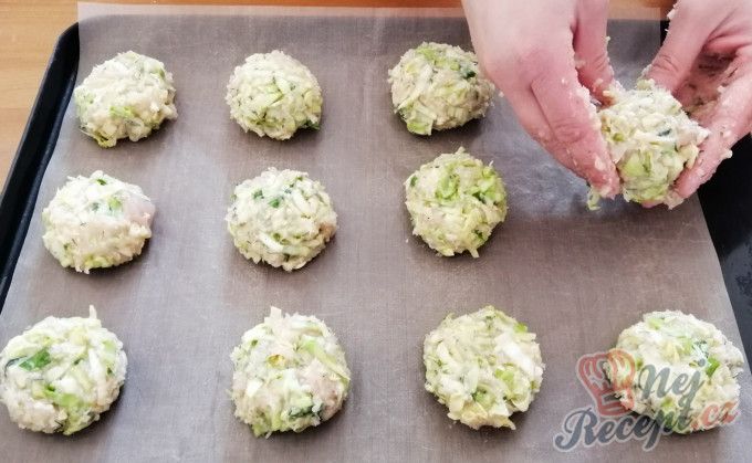 Rezept für sommerliche Frikadellen mit Kohl und Hühnerbrust