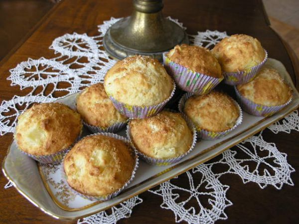 Einfaches Rezept für glutenfreie Kokos-Muffins mit Ananas :P