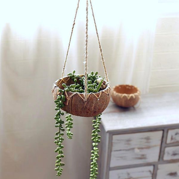 Hübsche DIY Deko aus Kokosnussschalen basteln :)