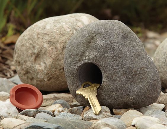 10 Geniale Möglichkeiten, euren Ersatzschlüssel zu verstecken