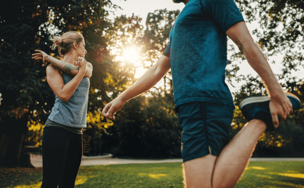 Die Wissenschaft hinter dem morgendlichen Workout: Wie es Ihr Leben als Frau verändern kann