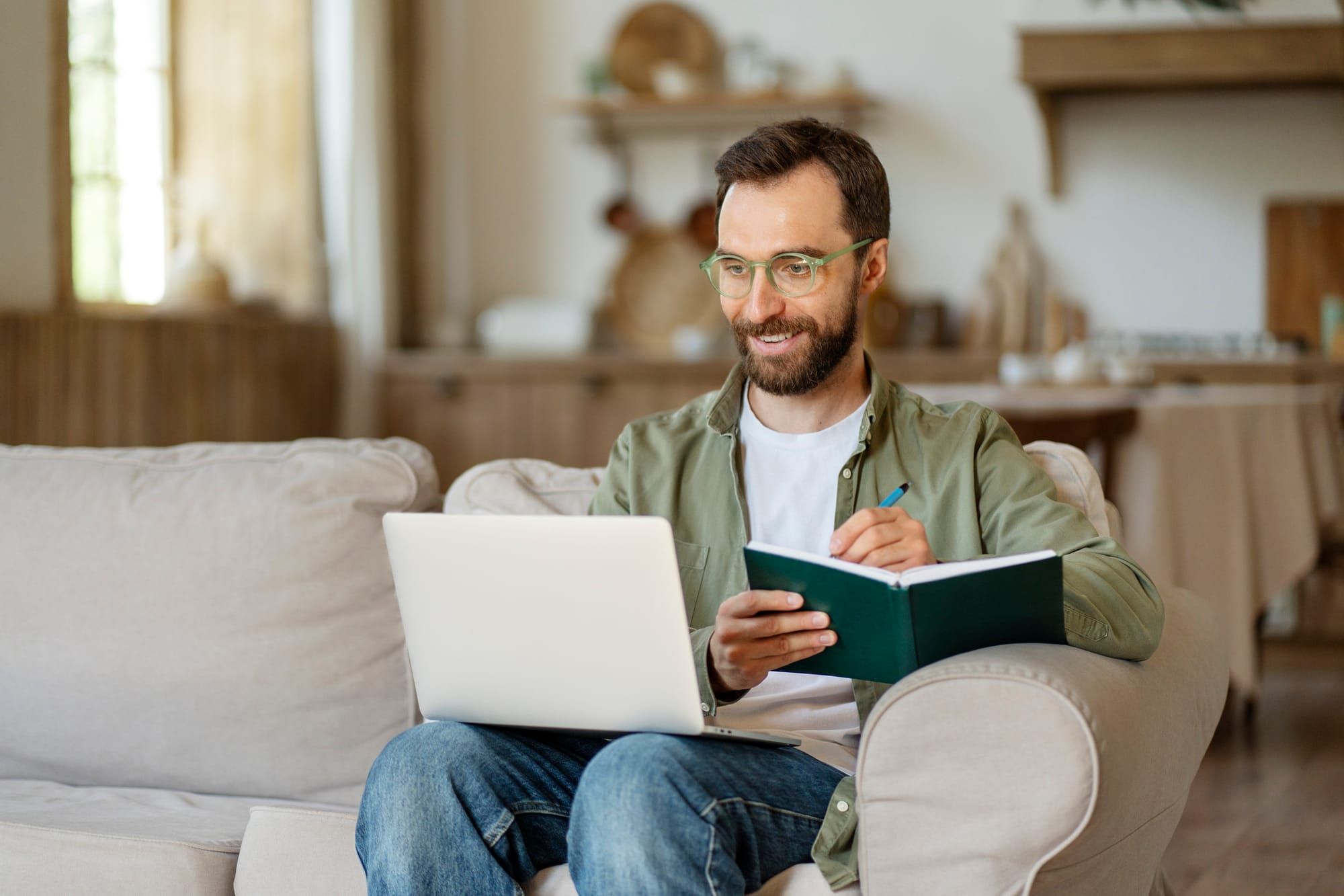 9 Best CRMs with invoicing tools in 2026: Features and pricing