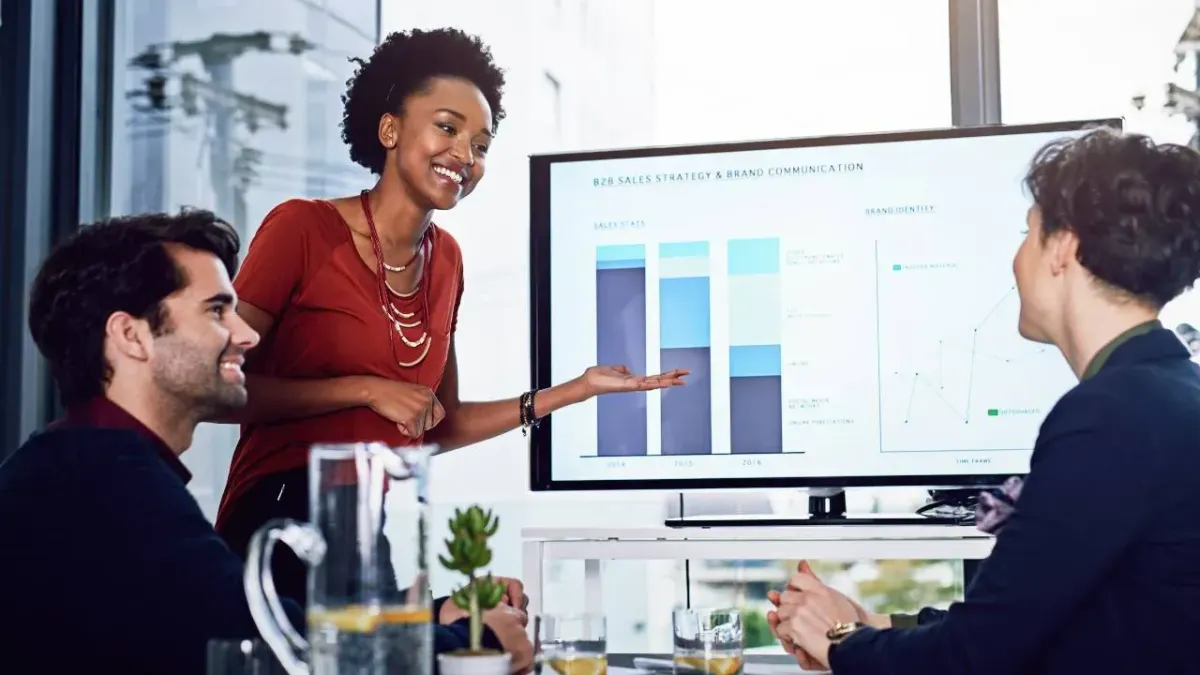 Which Type of Question Does Descriptive Analytics Address?