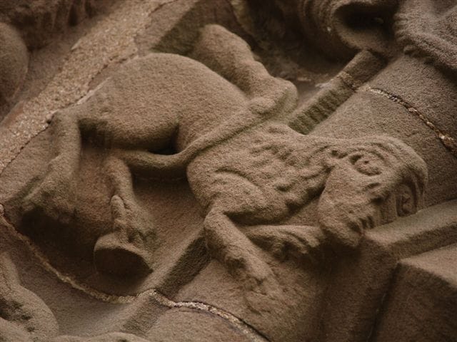 Tallas románicas del siglo XII en la iglesia de St Mary & St David de Kilpeck, en Herefordshire