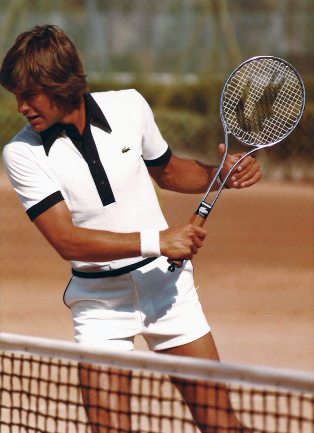 a 70's shirt like this, with the wide, accent-color collar and edges? I'm  having trouble with search terms. : r/VintageFashion