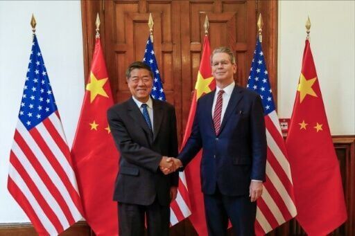 Top US, China economy officials to meet for talks in Paris