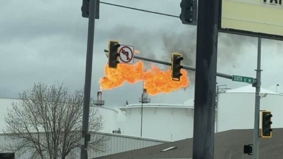 Power outage at Great Falls oil refinery