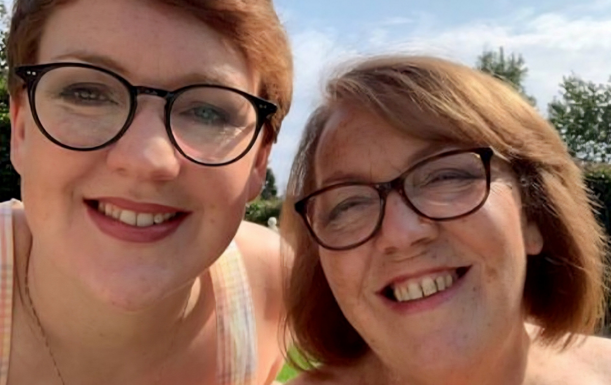 Mom and daughter dignosed with cancer on the same day
