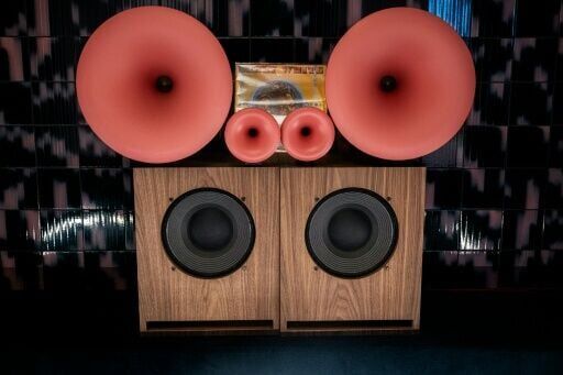 'Listening bars' bloom as hottest new nightlife trend