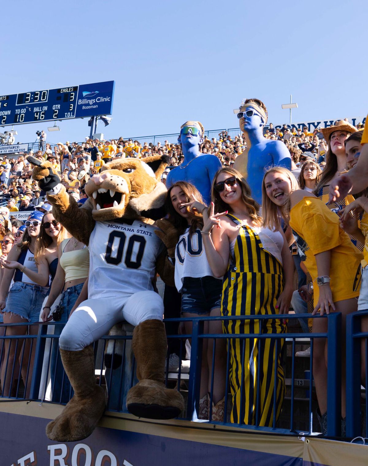 Bobcats rout Eagles at home