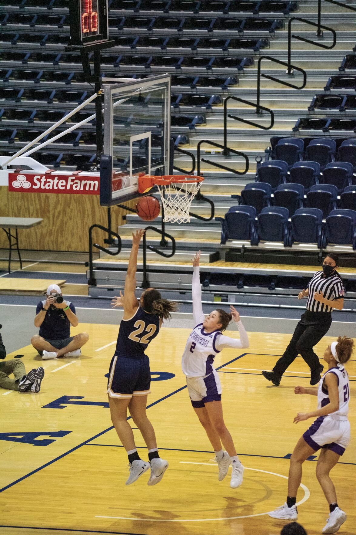 Women's basketball rout the Wildcats