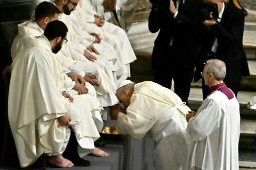 In ritual dear to Francis, Pope Leo washes feet of 12 priests in Rome