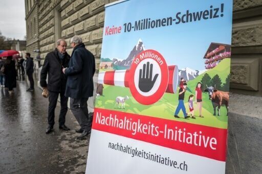 Swiss government rejects proposal to limit immigration
