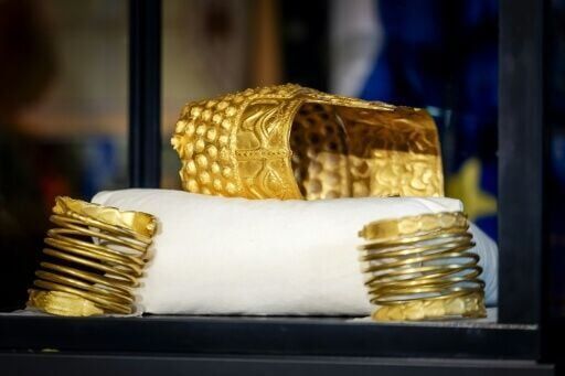 'Extraordinary news': Dutch recover stolen gold Romanian helmet