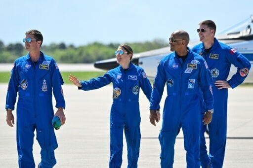 'We are ready': astronauts arrive at launch site for Moon mission