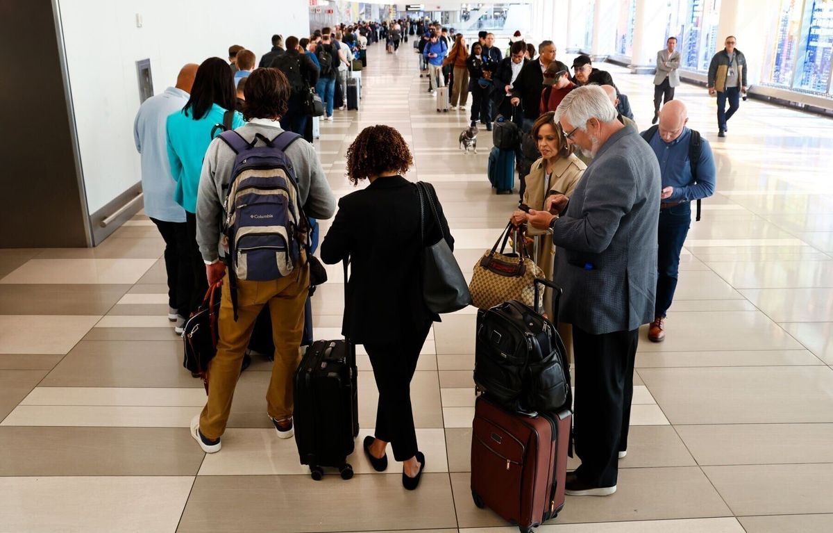 Pain levels: Airports lead community efforts to help TSA workers going without pay during shutdown; Trump signs order to pay agents