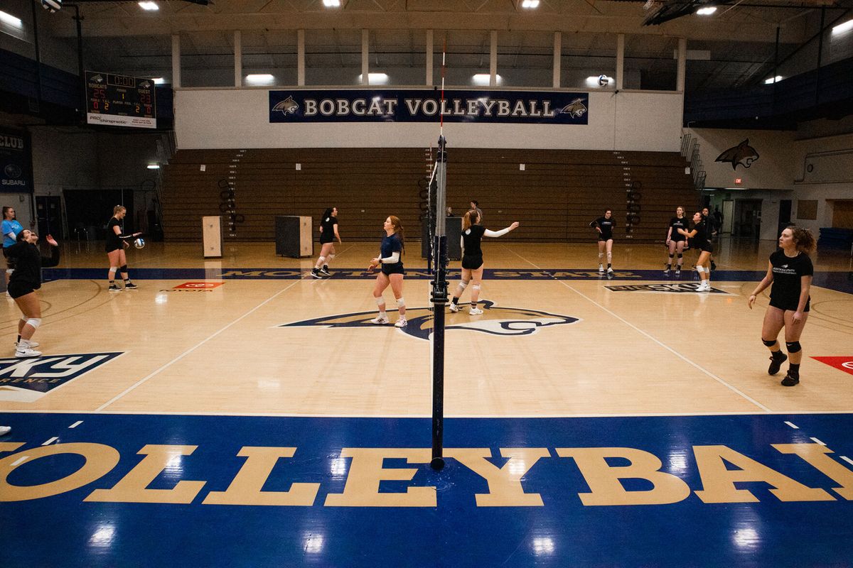 Women’s club volleyball carves a path on campus