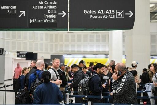 Trump orders immigration agents to airports amid crippling budget standoff