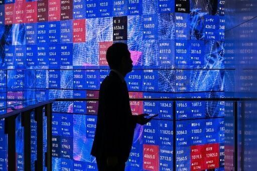 Oil plunges, stocks jump as Iran declares Hormuz open