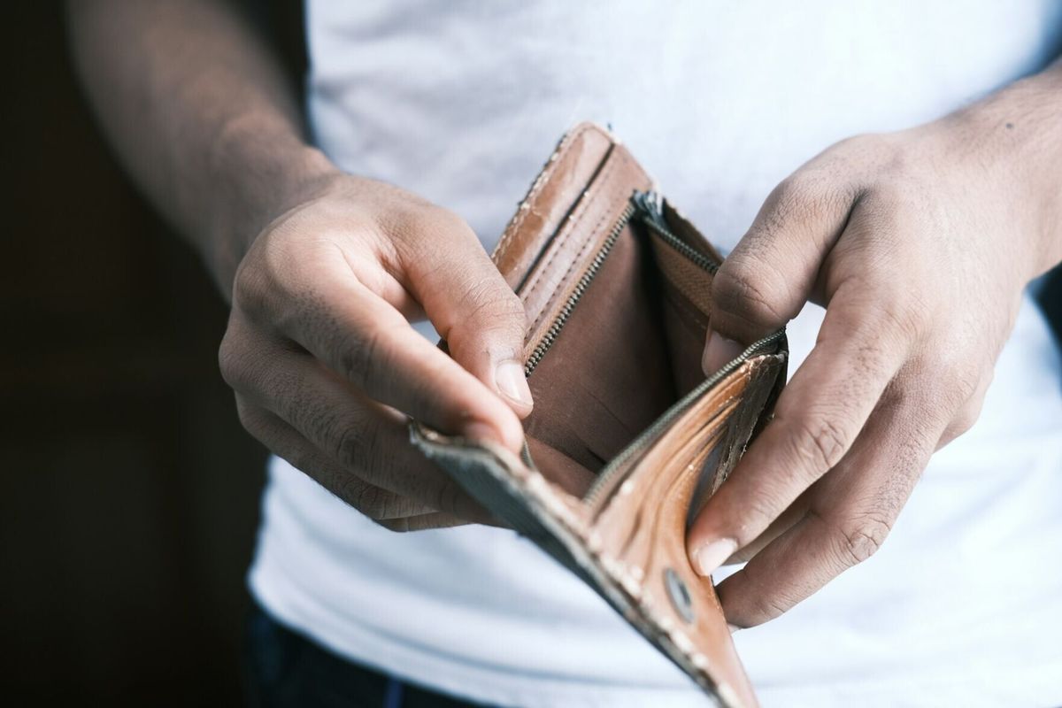 Stuck or settled? Half of homeowners say economy is keeping them put