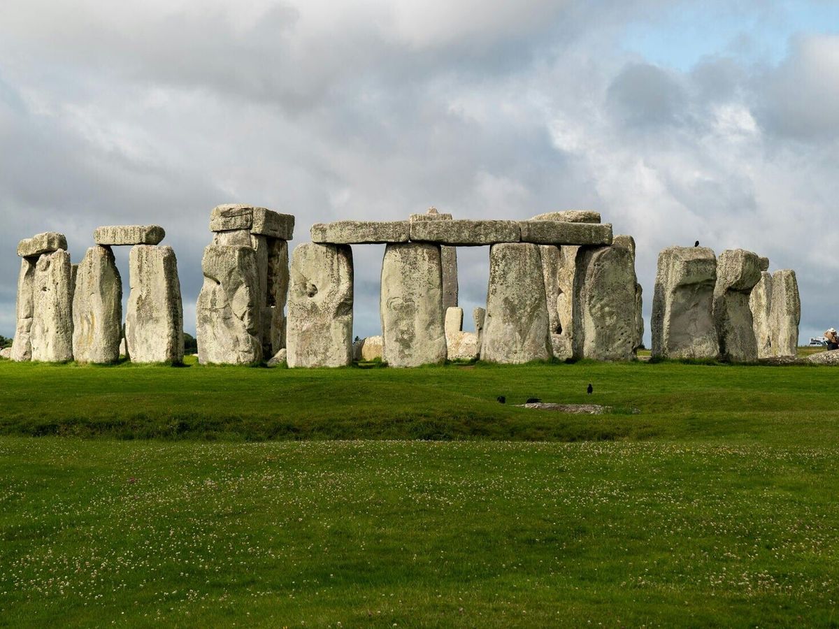 Glaciers and ancient humans moved Stonehenge stone 400 miles