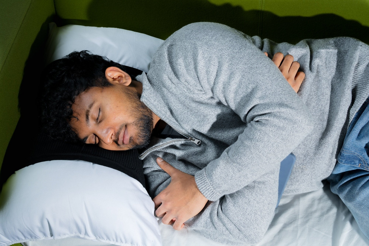 Scientists invent vibrating pillow to wake deaf sleepers during emergencies