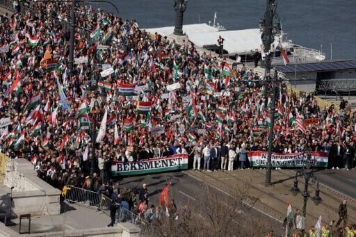 Hungary pre-election showdown draws crowds amid foreign interference claims