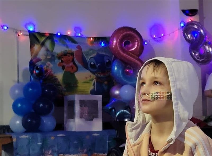 Cancer-stricken girl who set birthday card record dies