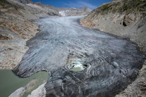 Earth's ice is melting: where and how fast?