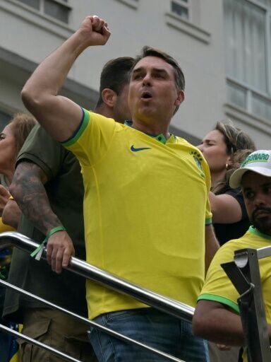 Bolsonaro brand fuels Flavio's rise in Brazil election polls