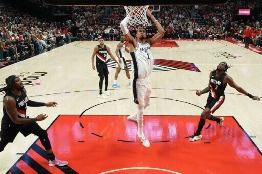 Rockets thrash Lakers, Wembanyama triumphant on Spurs return