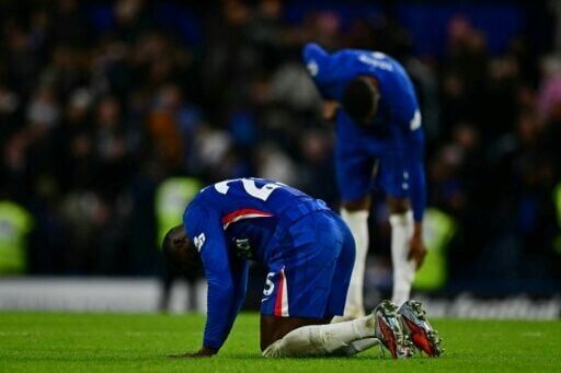 Man City down Newcastle to pile pressure on Arsenal, Chelsea held