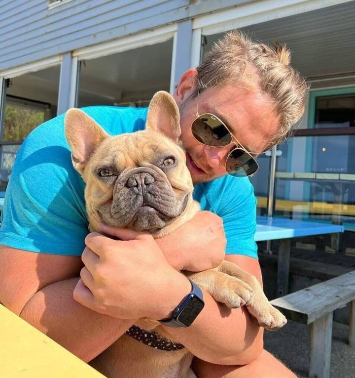 Carpenter quits job after his dog goes viral