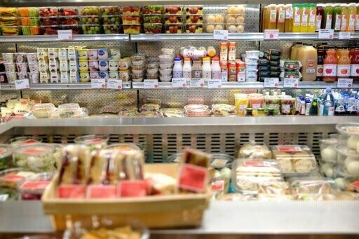 US Fed's preferred inflation gauge edges down