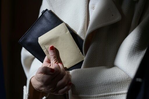 Left leads in Paris, far right eyes gains in France local polls: projections