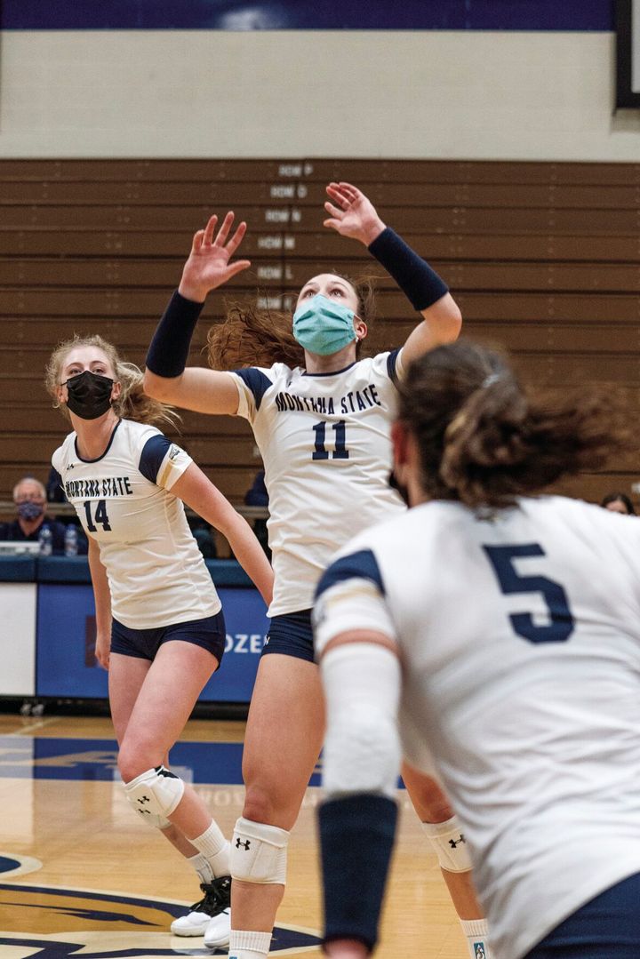 Volleyball splits home-openers