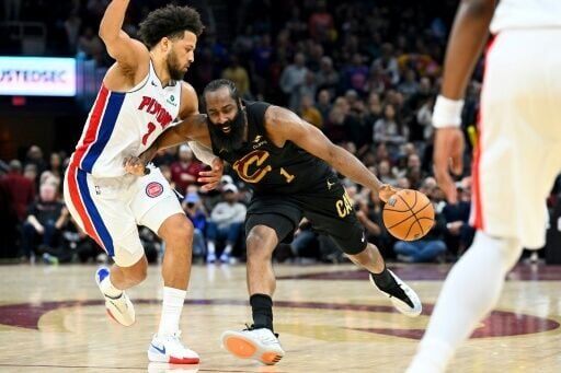 Cavs upset Pistons, Spurs thrash Sixers