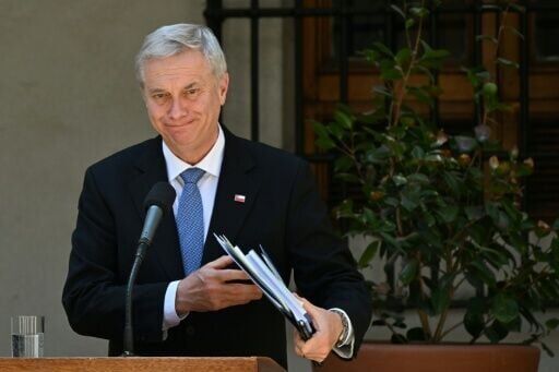 Hard-right Chile leader sworn in on promise of change